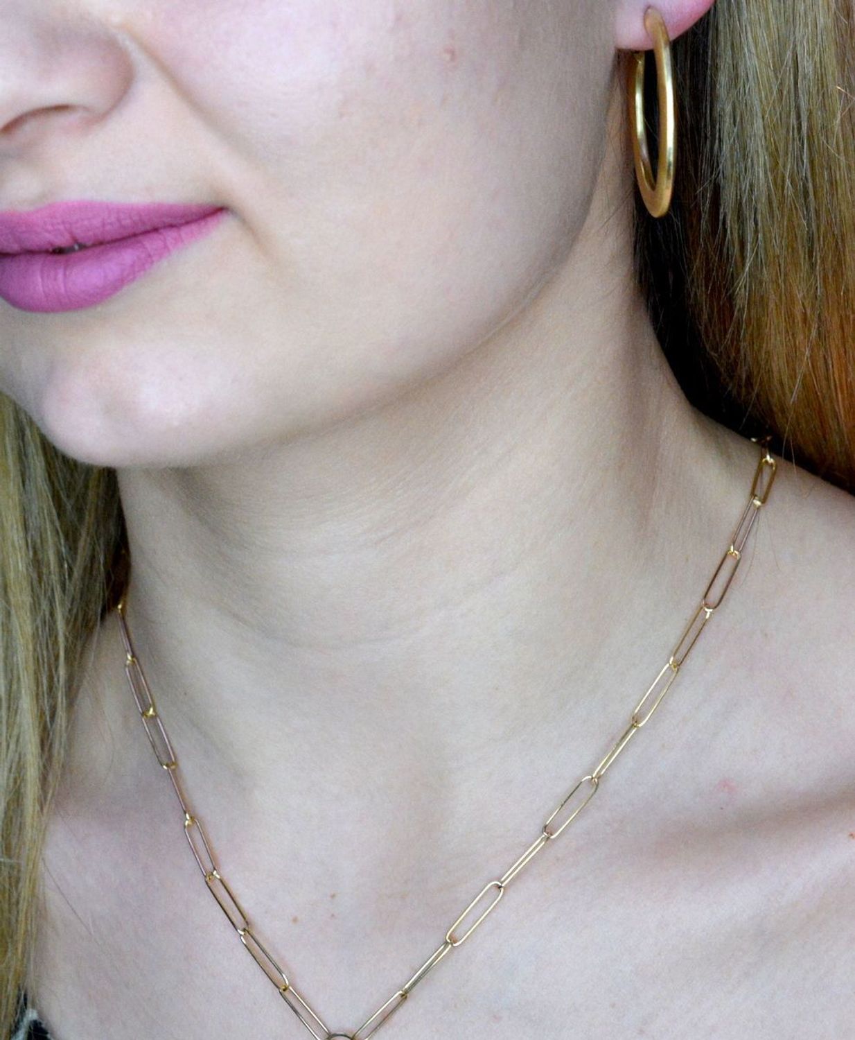 Srebrne kolczyki damskie koła pozłacane OR AQ H4180240.  Srebrne kolczyki koła w pozłoceniu żółtego złota to ponadczasowa biżuteria 💎. Biżuteria idealna na prezent 💎. Modne kolczyki koła są interesującym dodatkiem.jpg